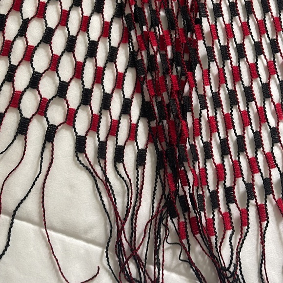 Fishnet scarf/wrap - Picture 3 of 6